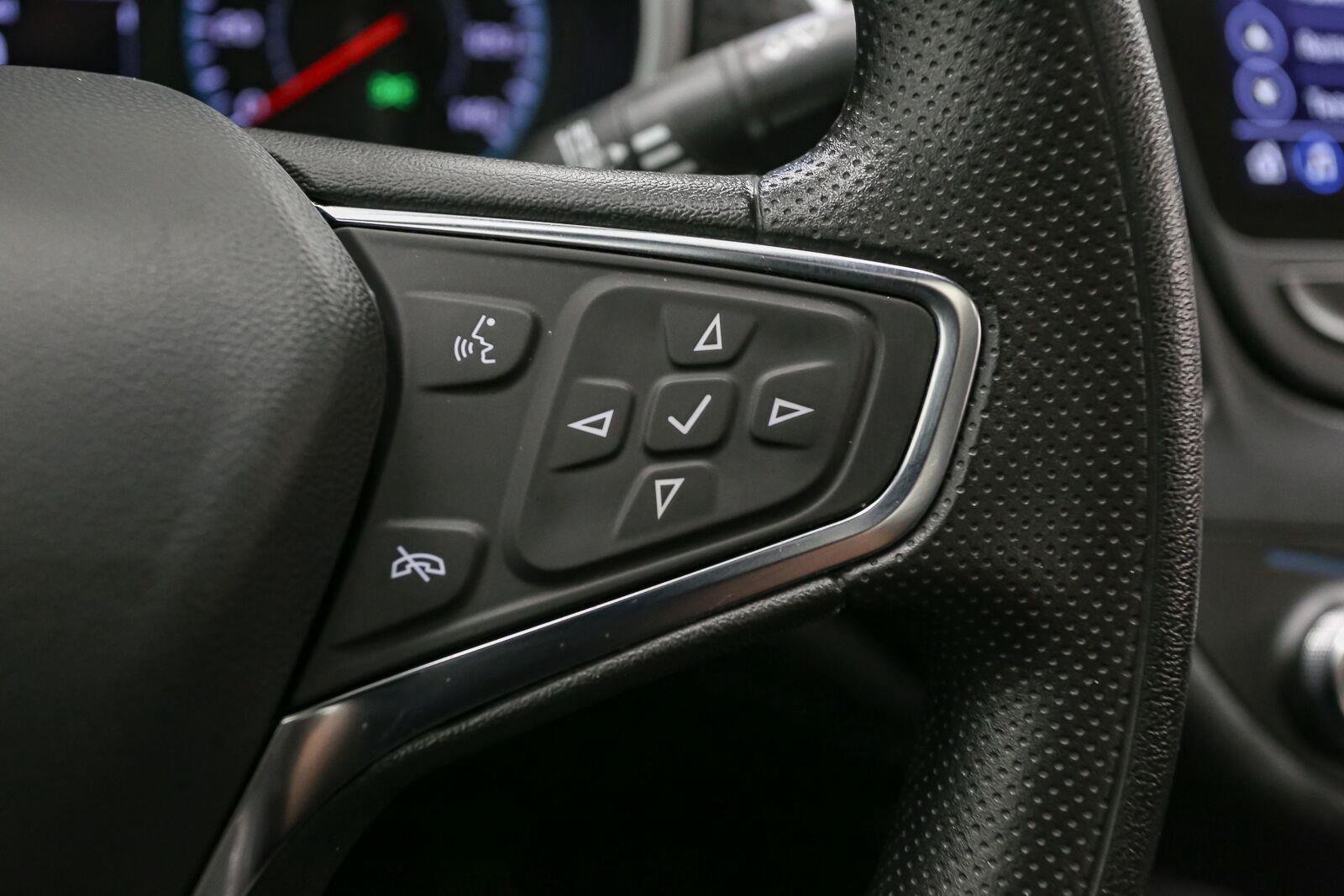 Used 2024 Summit White Chevrolet LT image 35