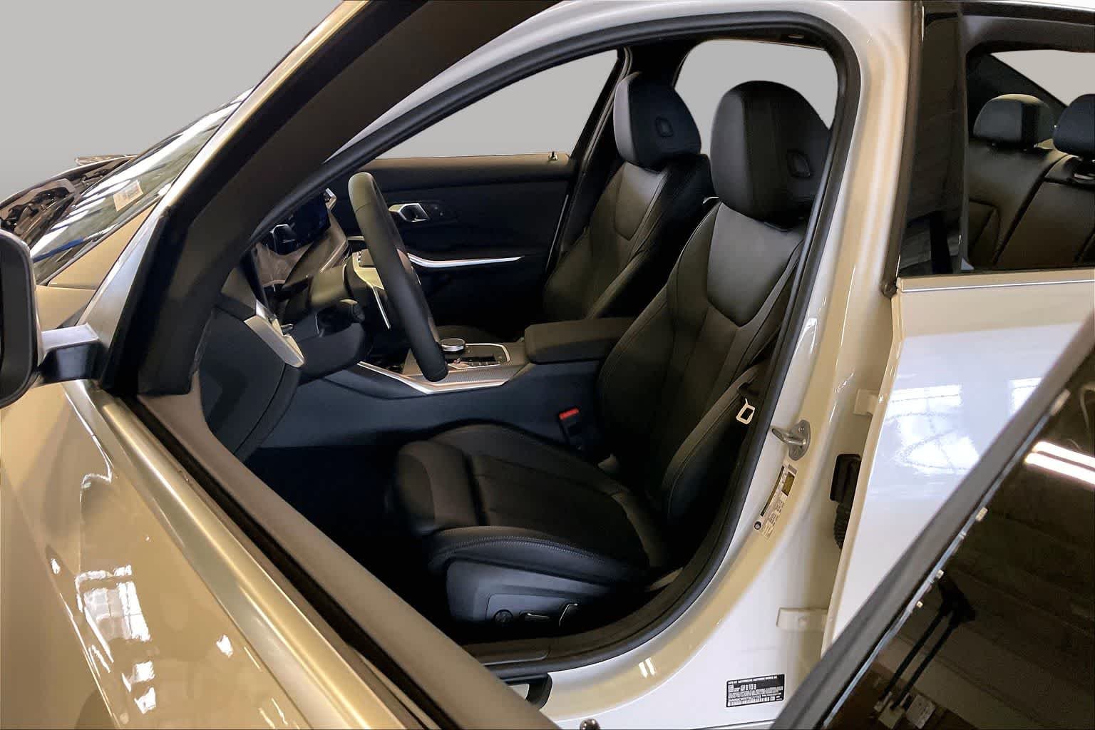 New 2026 Mineral White Metallic BMW 330i NA image 9