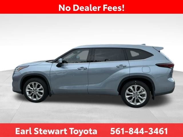 Used 2024  Toyota Limited image 8