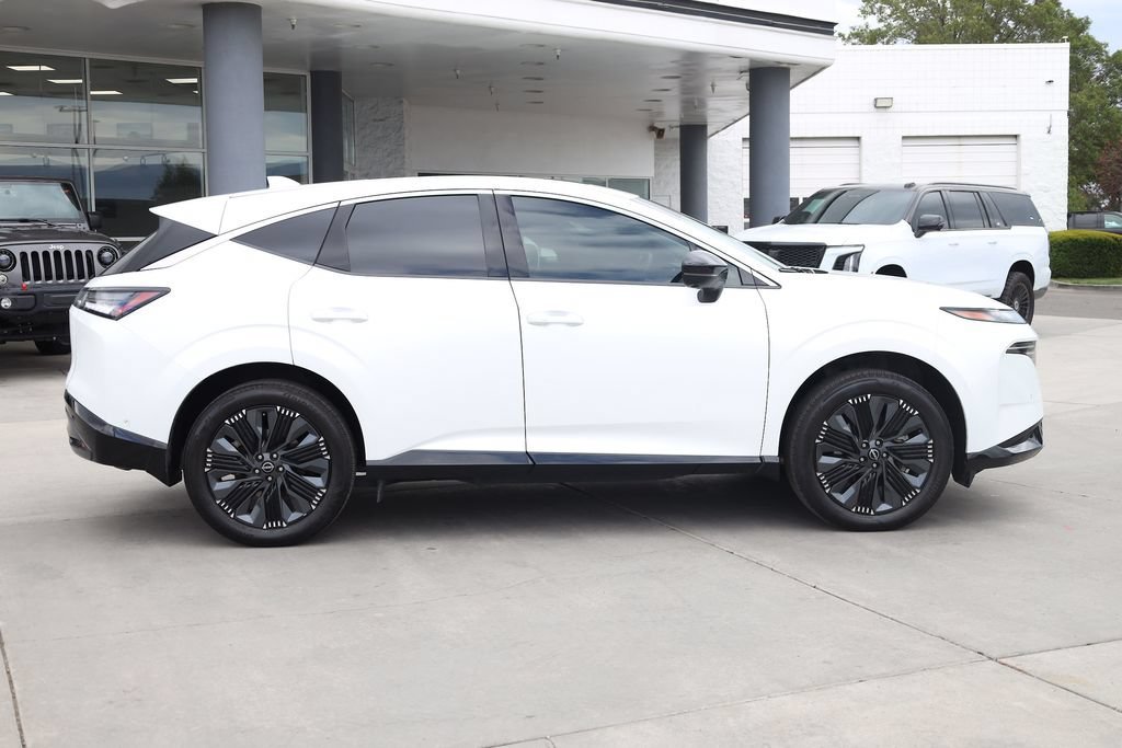 Used 2025 Everest White Pearl Tricoat Nissan Platinum image 7