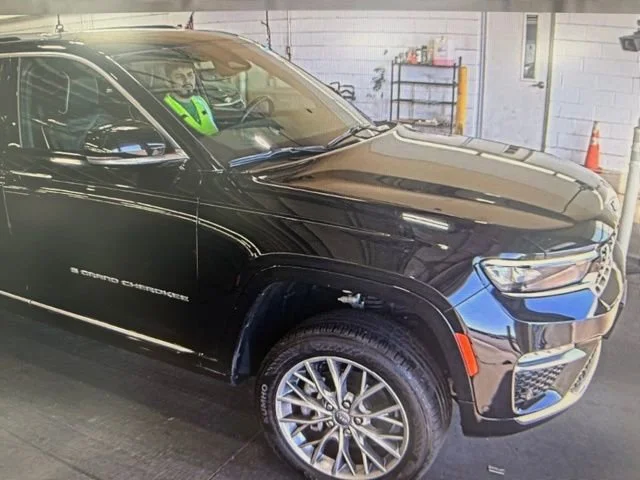 2022 Jeep Grand Cherokee Summit 4x4's photo
