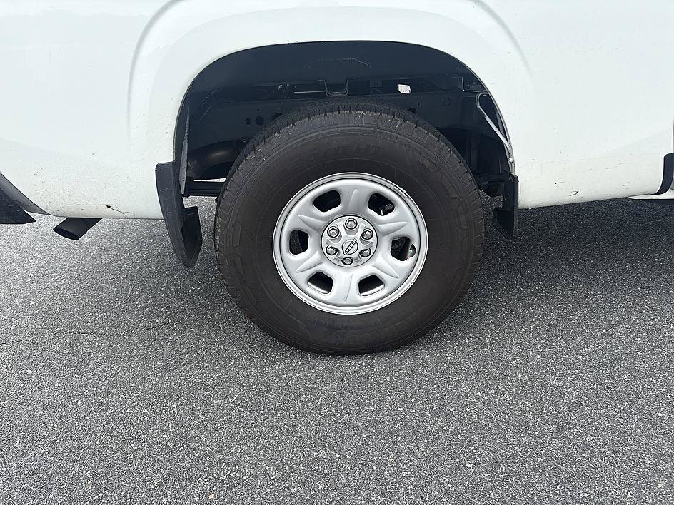 Certified Used 2025 Glacier White Nissan S image 12