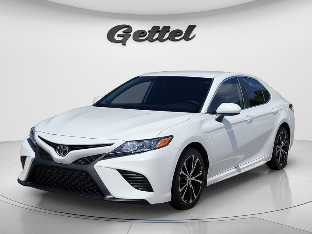 Certified Used 2020 White Toyota SE image 1