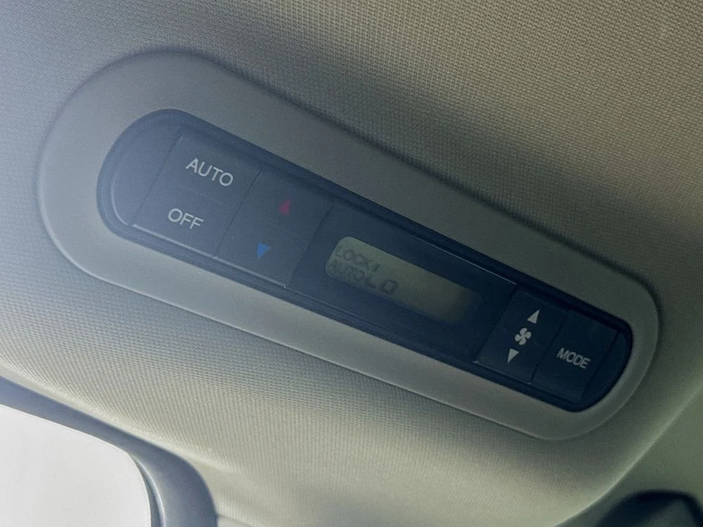 Used 2007 Nimbus Gray Metallic Honda Touring image 30
