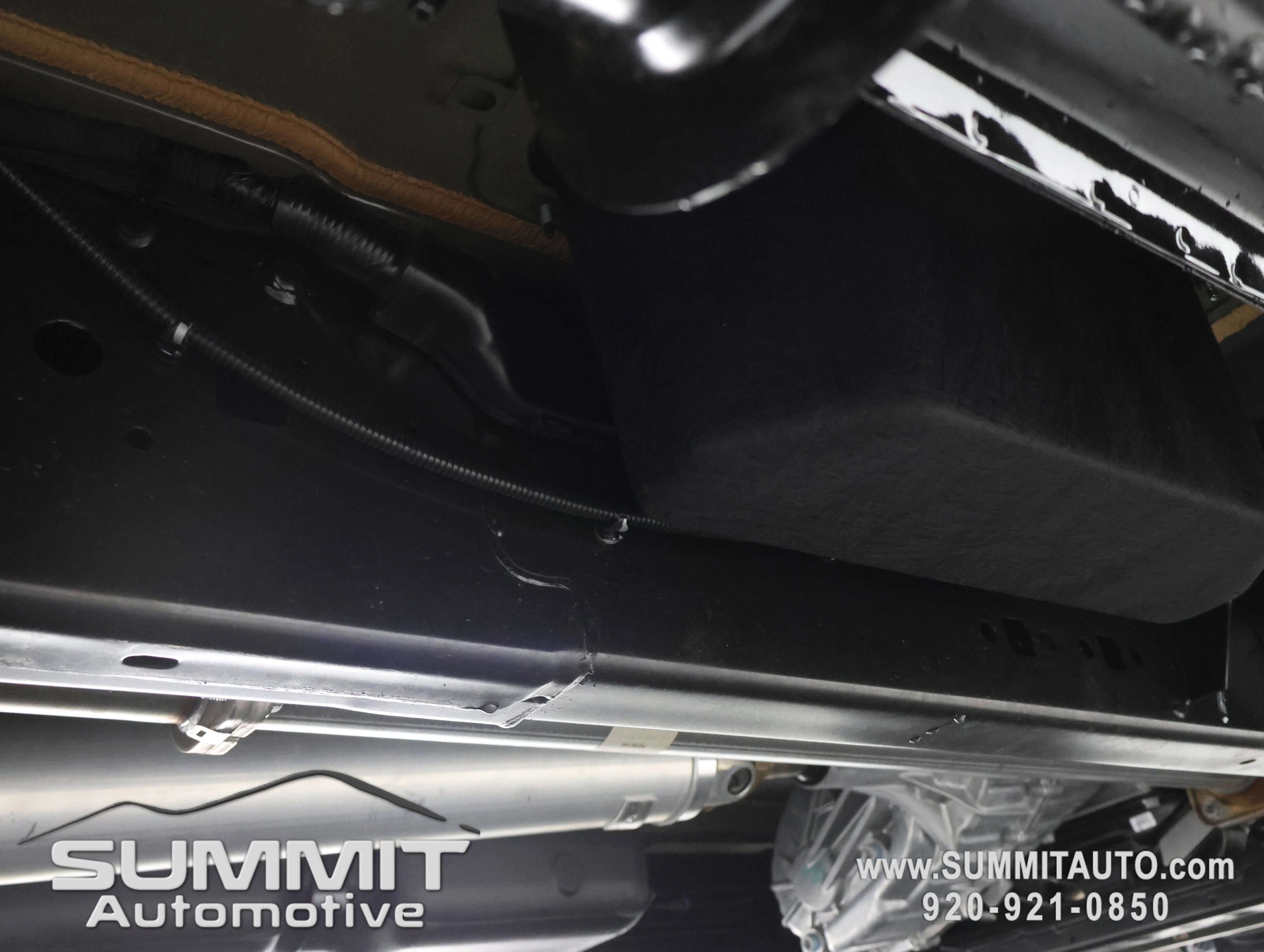 New 2026 Diamond Black Crystal Pearl-Coat Exterior Paint RAM Laramie image 27
