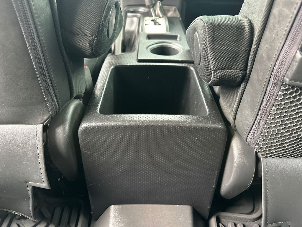 Used 2008 UNDEFINED Toyota Base image 22