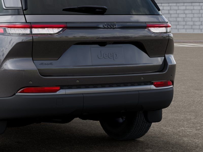 New 2026 Baltic Gray Metallic Clear-Coat Exterior Paint Jeep Laredo Altitude image 13