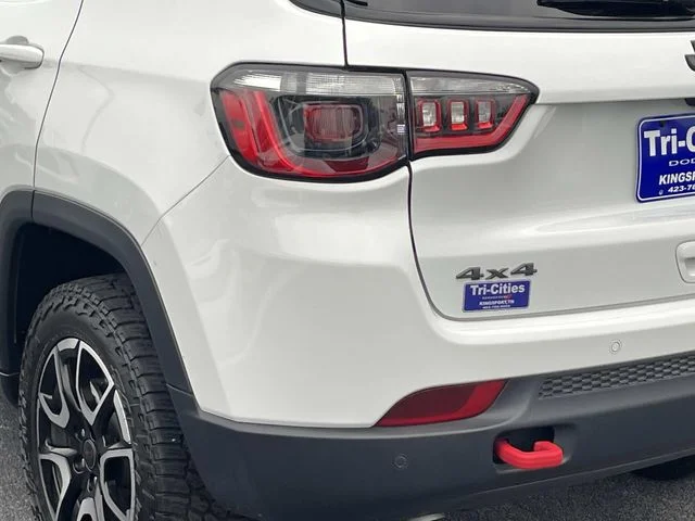 Used 2025 White Jeep Trailhawk image 5
