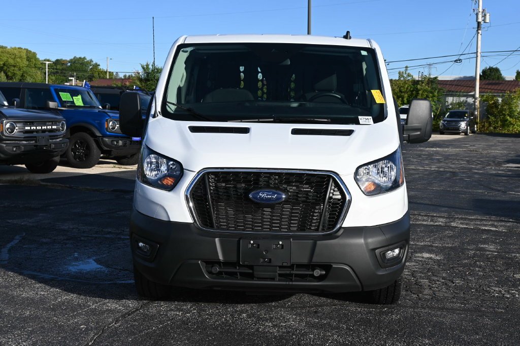 Used 2025 Oxford White Ford Base image 6