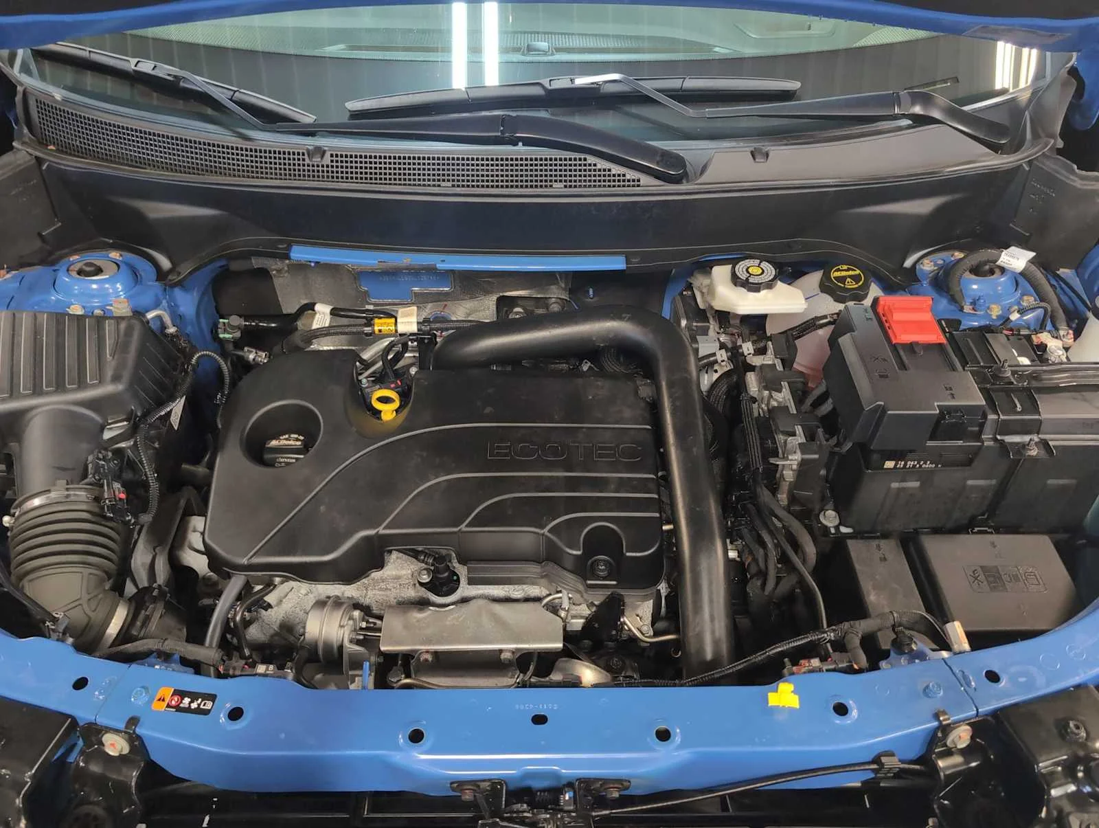 Used 2025 Reef Blue Metallic Chevrolet RS image 29