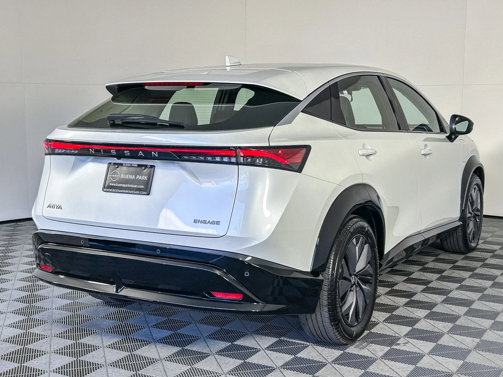 Certified Used 2024 White Nissan ENGAGE image 8