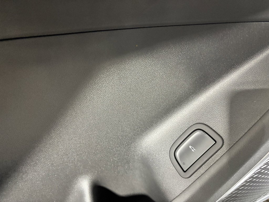 New 2026 Summit White GMC Elevation image 13