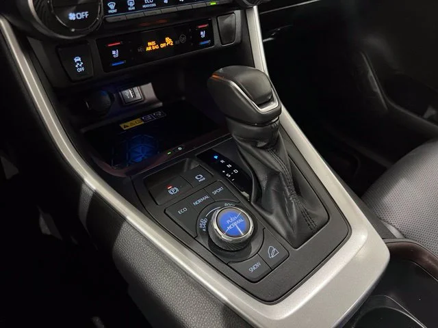 Certified Used 2024 Pearl Toyota Limited image 18