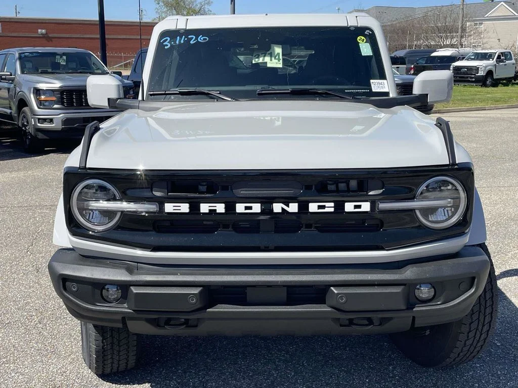 New 2026 White Ford Outer Banks image 8