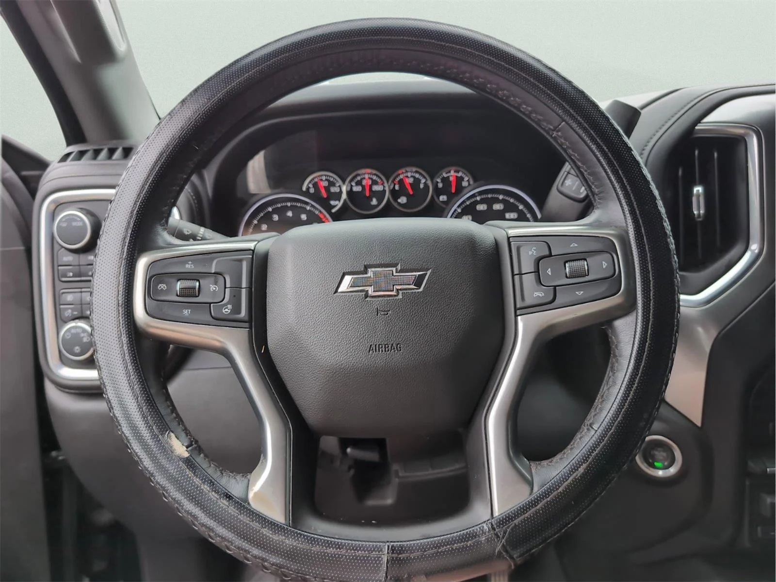 Used 2022 Black Chevrolet RST image 23