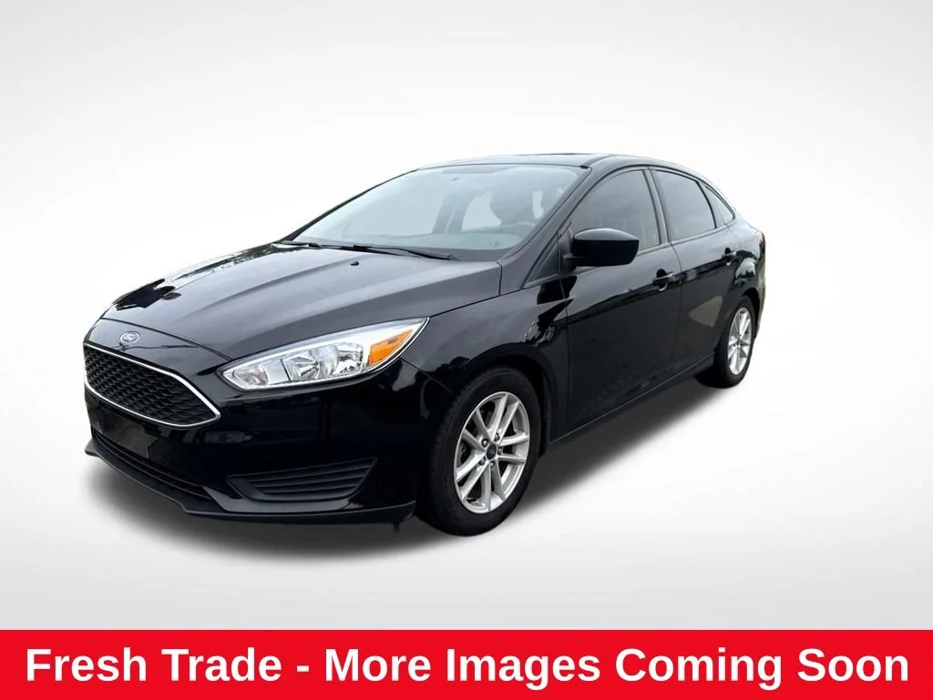 2018 Ford Focus Sedan SE's photo