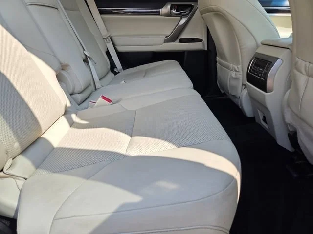 Used 2020 Starfire Pearl Lexus 460 image 28