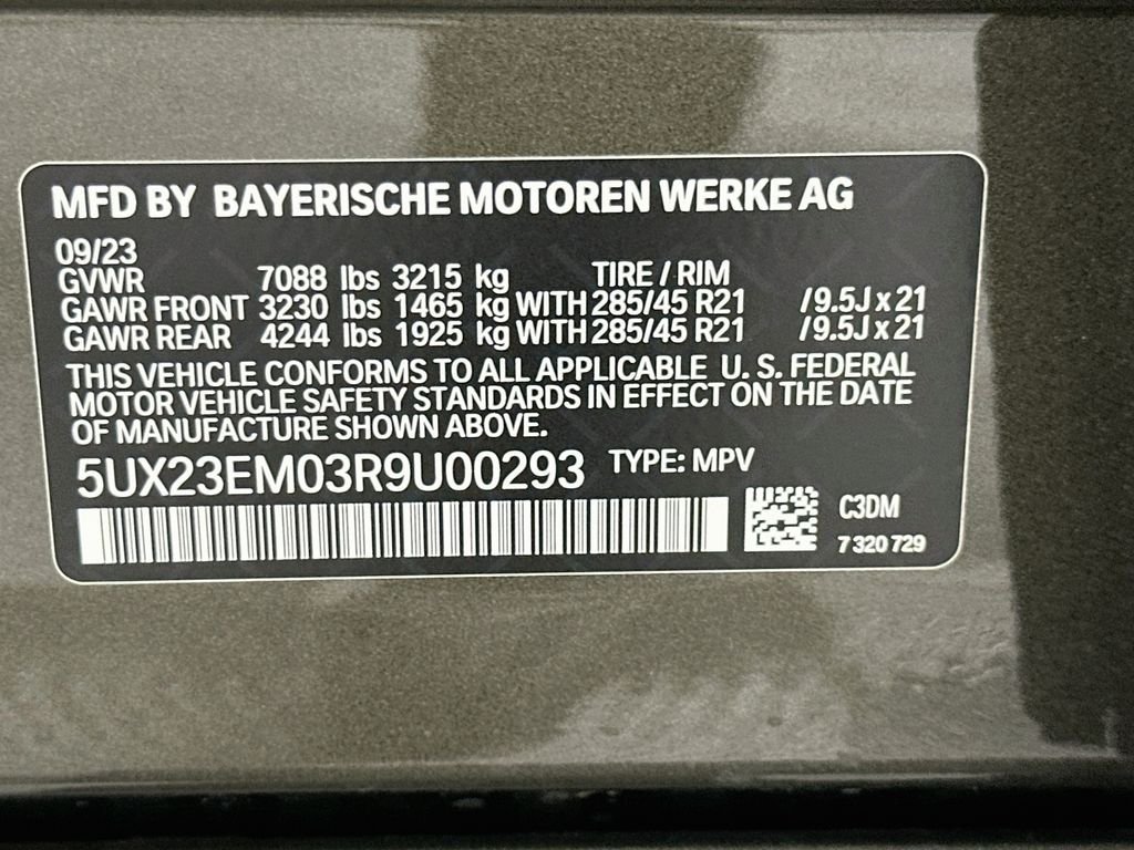 Certified Used 2024 Manhattan Green Metallic BMW xDrive40i image 34