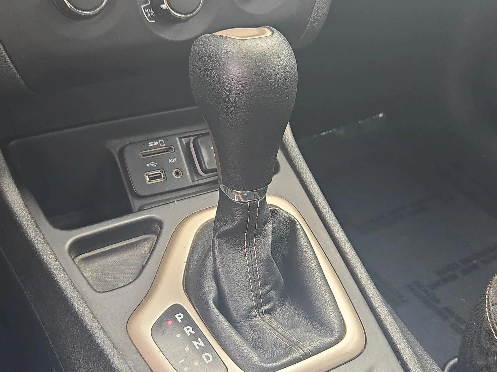 Used 2017 Bright White Clearcoat Jeep Sport image 12