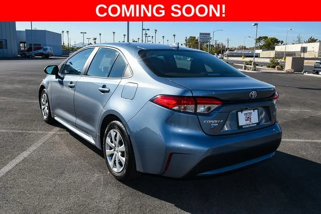 Used 2023  Toyota LE image 3