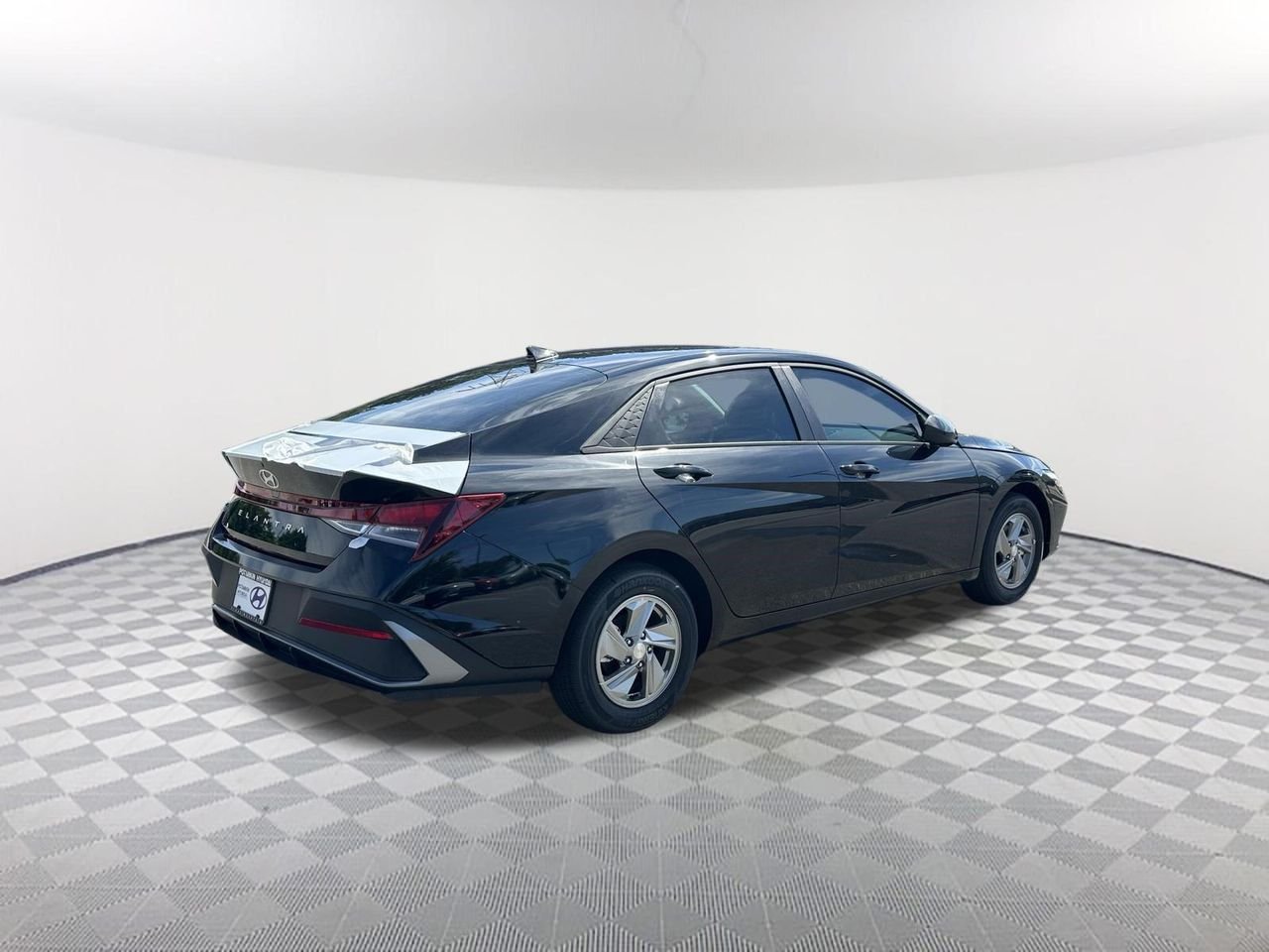 New 2026 Abyss Black Hyundai SE image 5