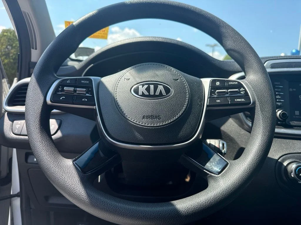 Used 2019 White Kia LX image 7
