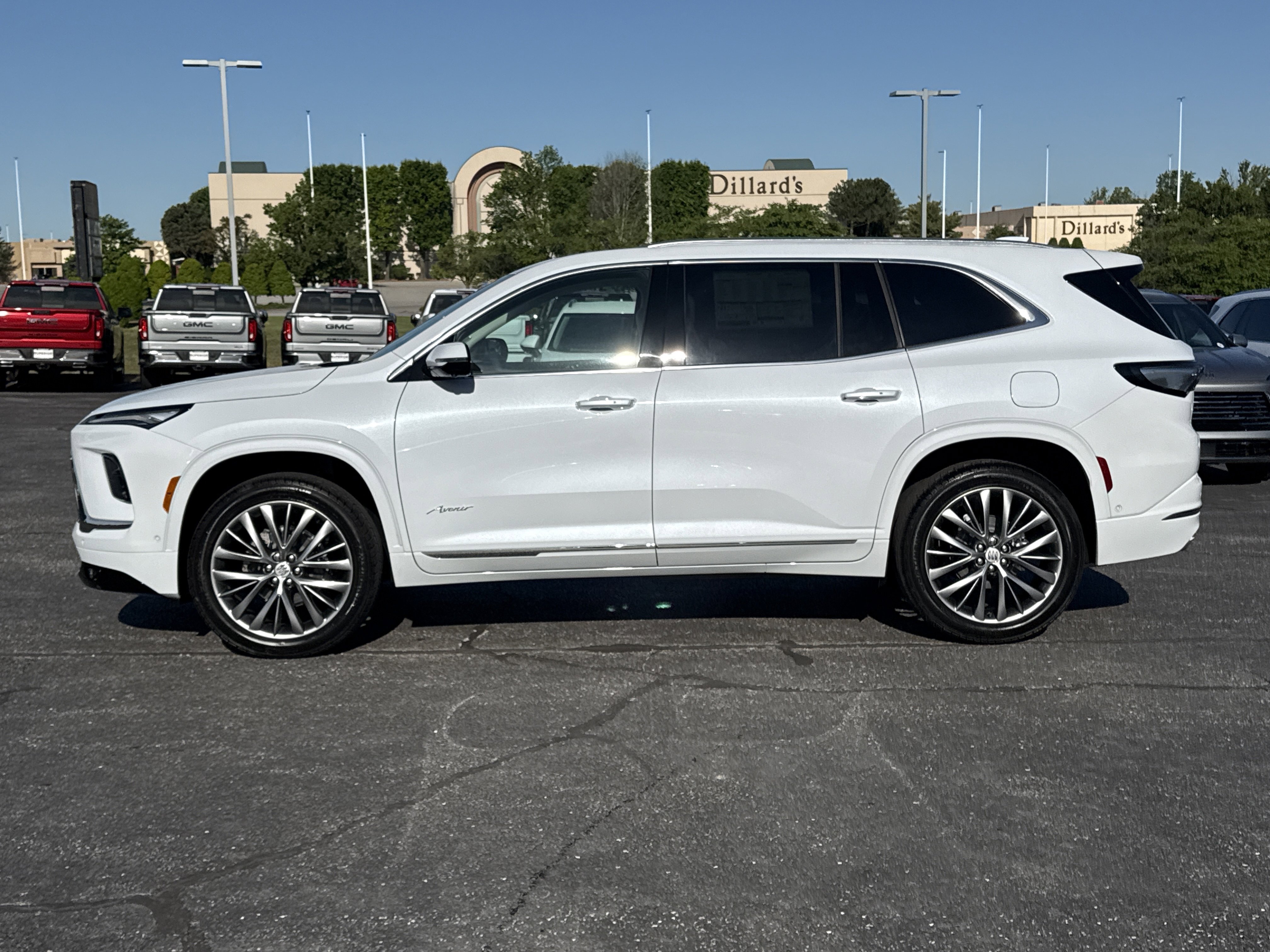 2026 Buick Enclave Avenir - Photo 11