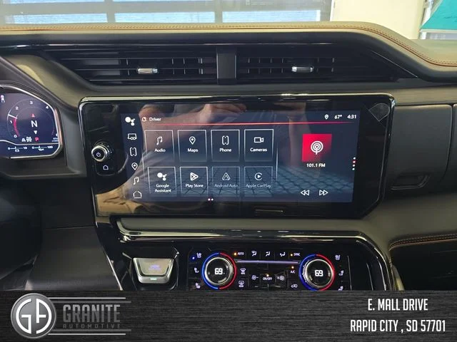 Used 2024 White GMC AT4 image 18