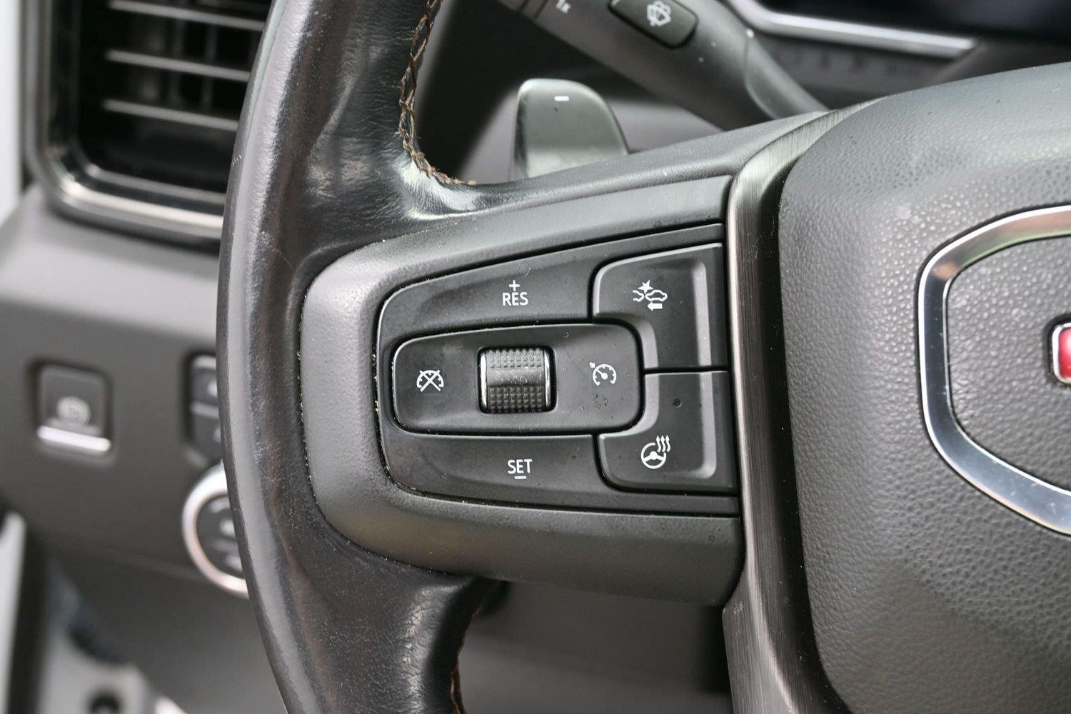 Used 2023 SUMMIT WHITE GMC AT4 image 17