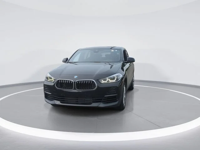 Used 2022 Black BMW sDrive28i image 3