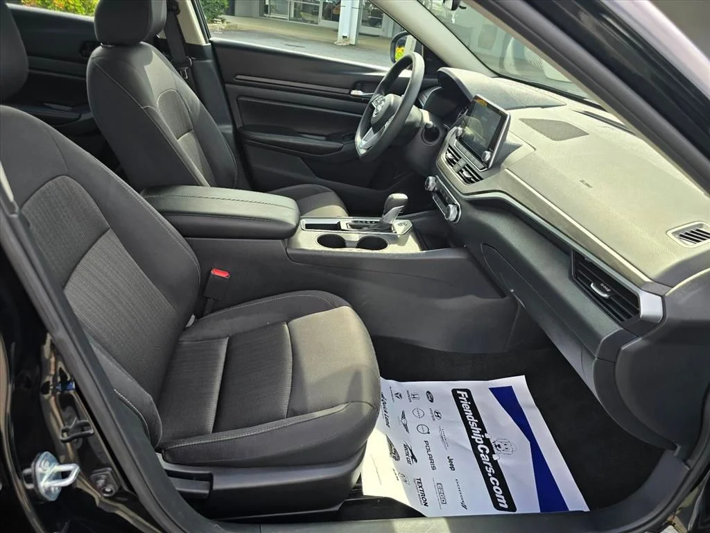Used 2025 Black Nissan 2.5 SV image 14