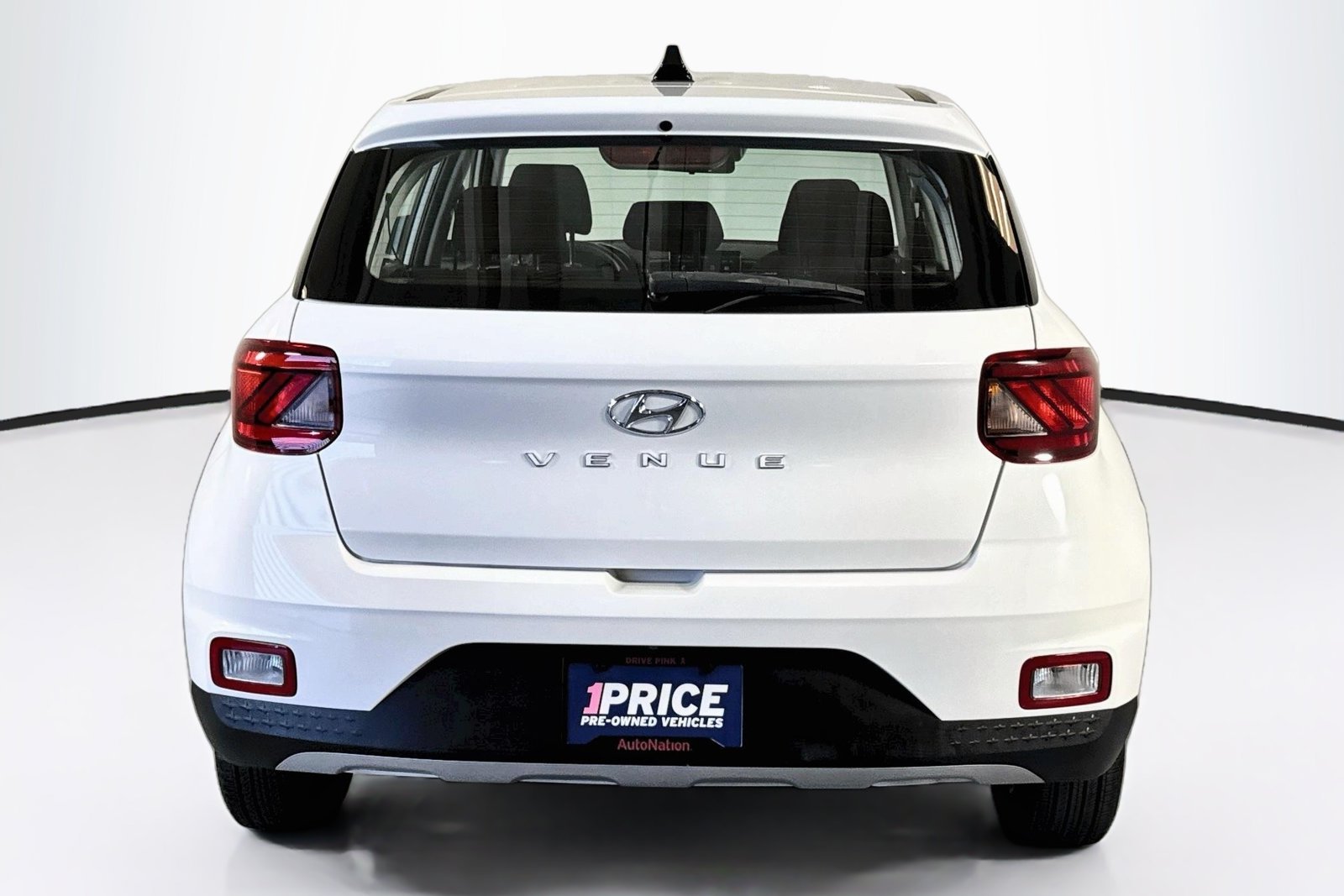 Used 2020 Ceramic White Hyundai SE image 6