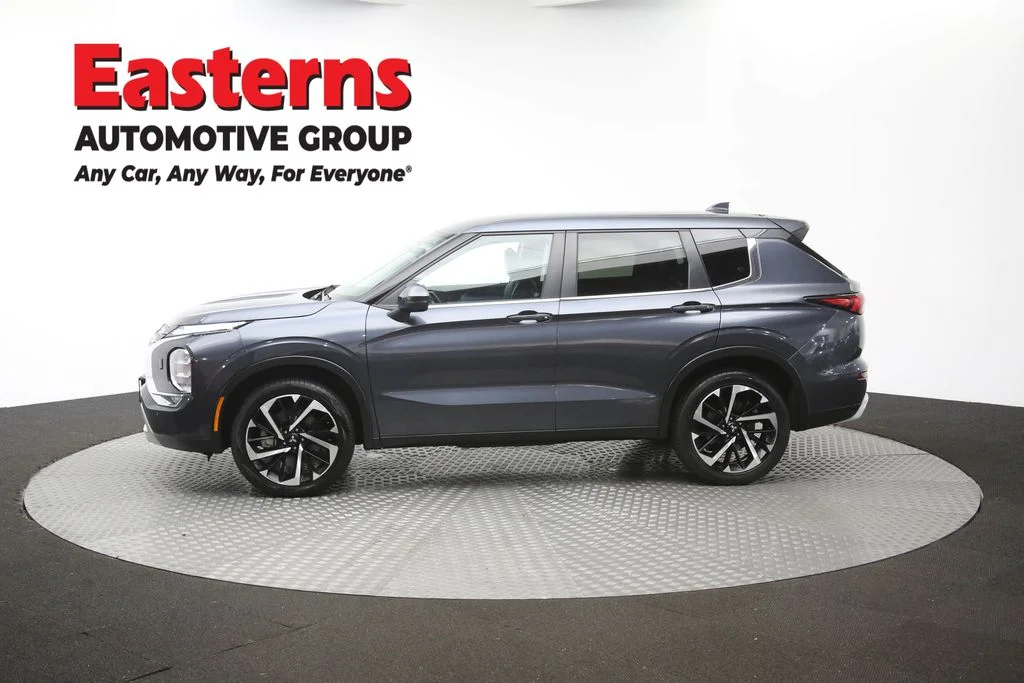 Used 2024 Gray Mitsubishi SE image 61