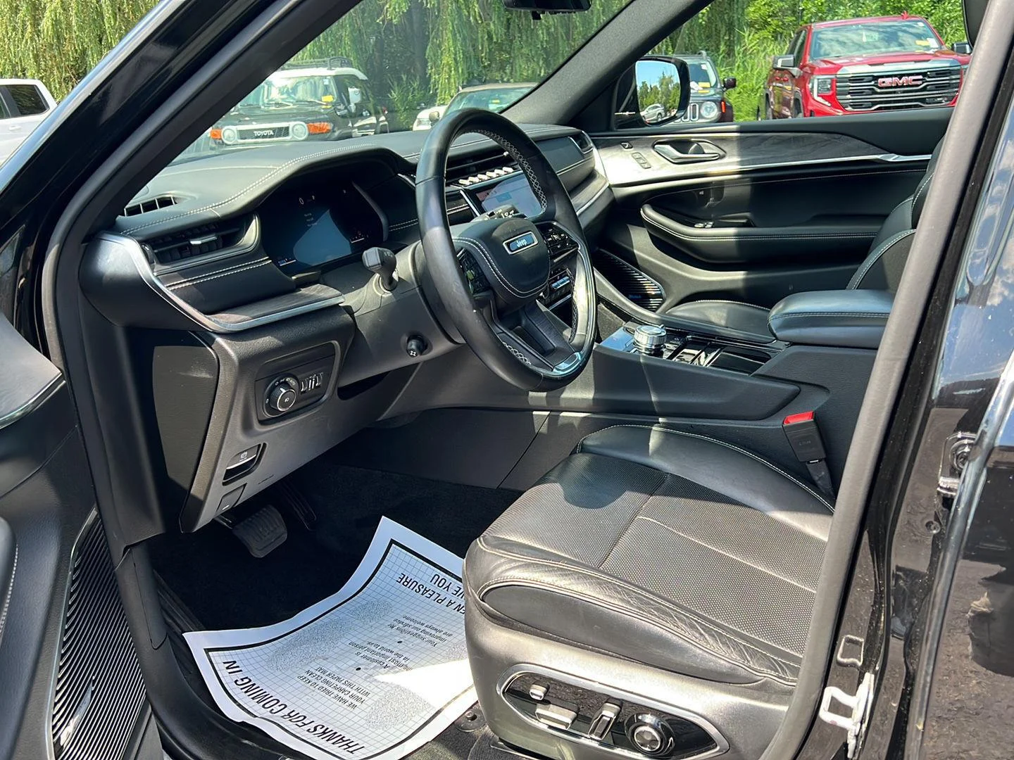 Used 2021 Diamond Black Crystal Pearlcoat Jeep Overland image 9
