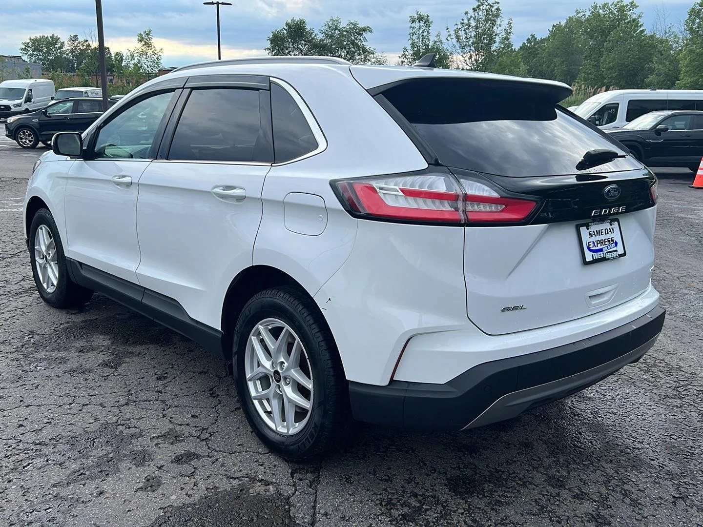 Used 2023 Oxford White Ford SEL image 16