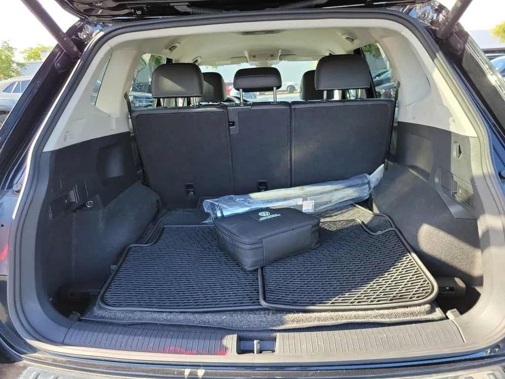 Used 2024  Volkswagen 2.0T SE image 6