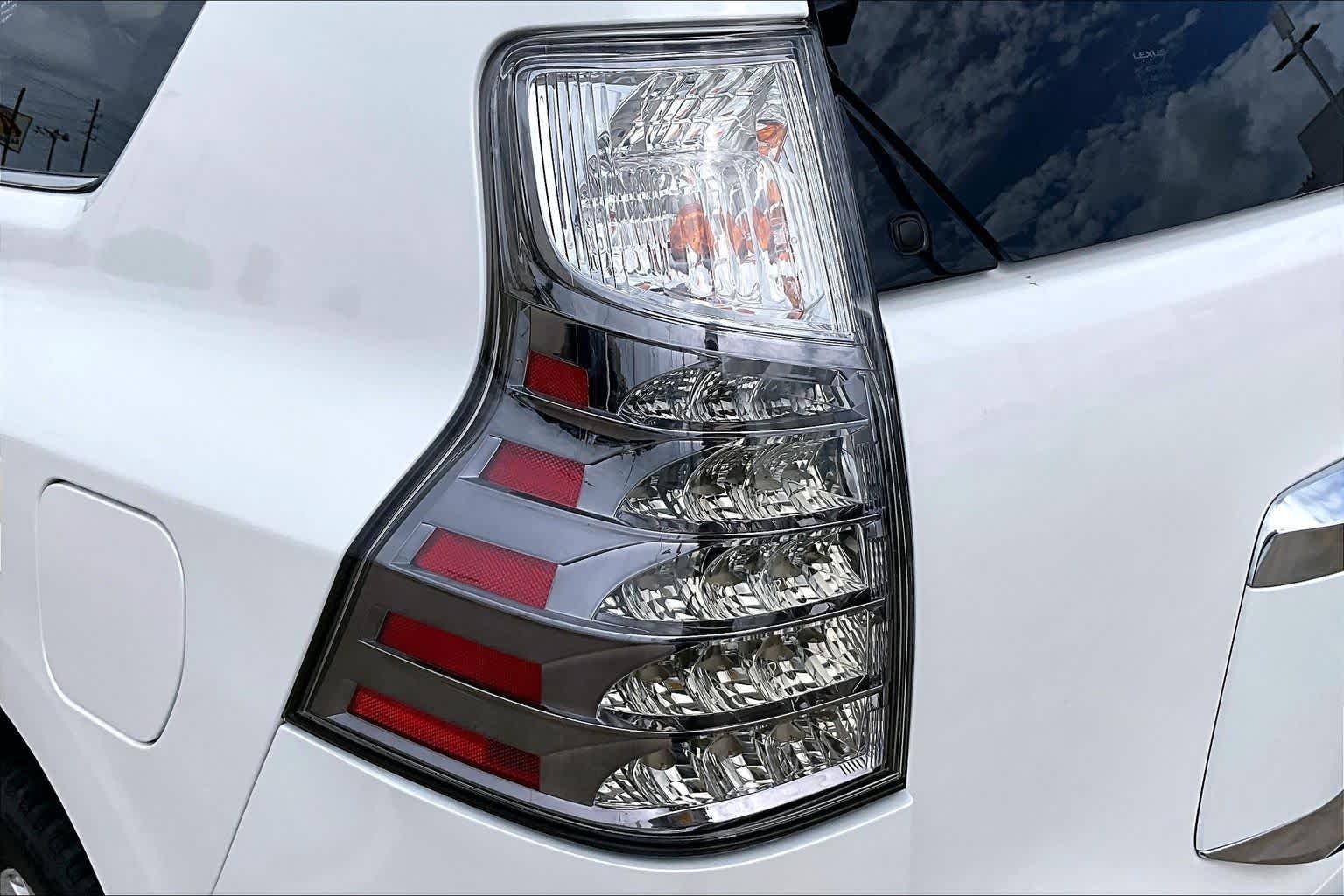 Used 2020 Starfire Pearl Lexus Premium image 29