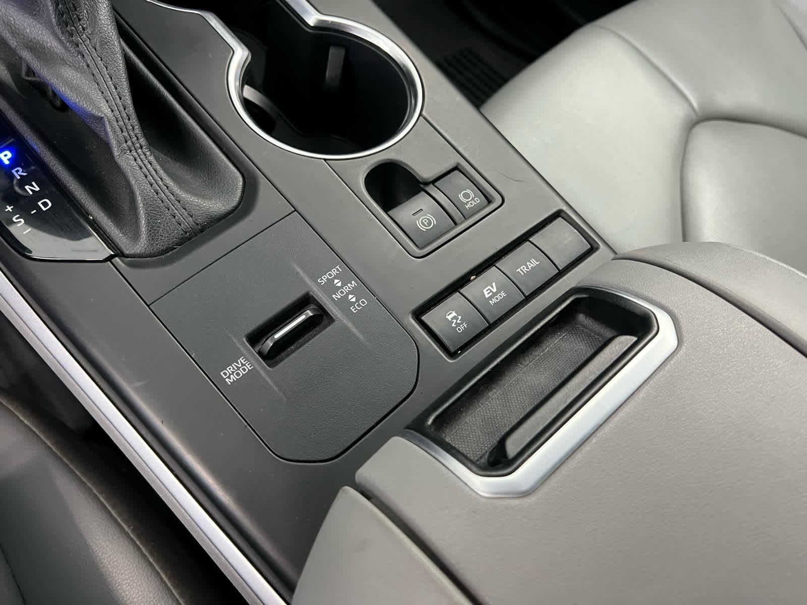 Used 2022 Magnetic Gray Metallic Toyota Hybrid XLE image 20