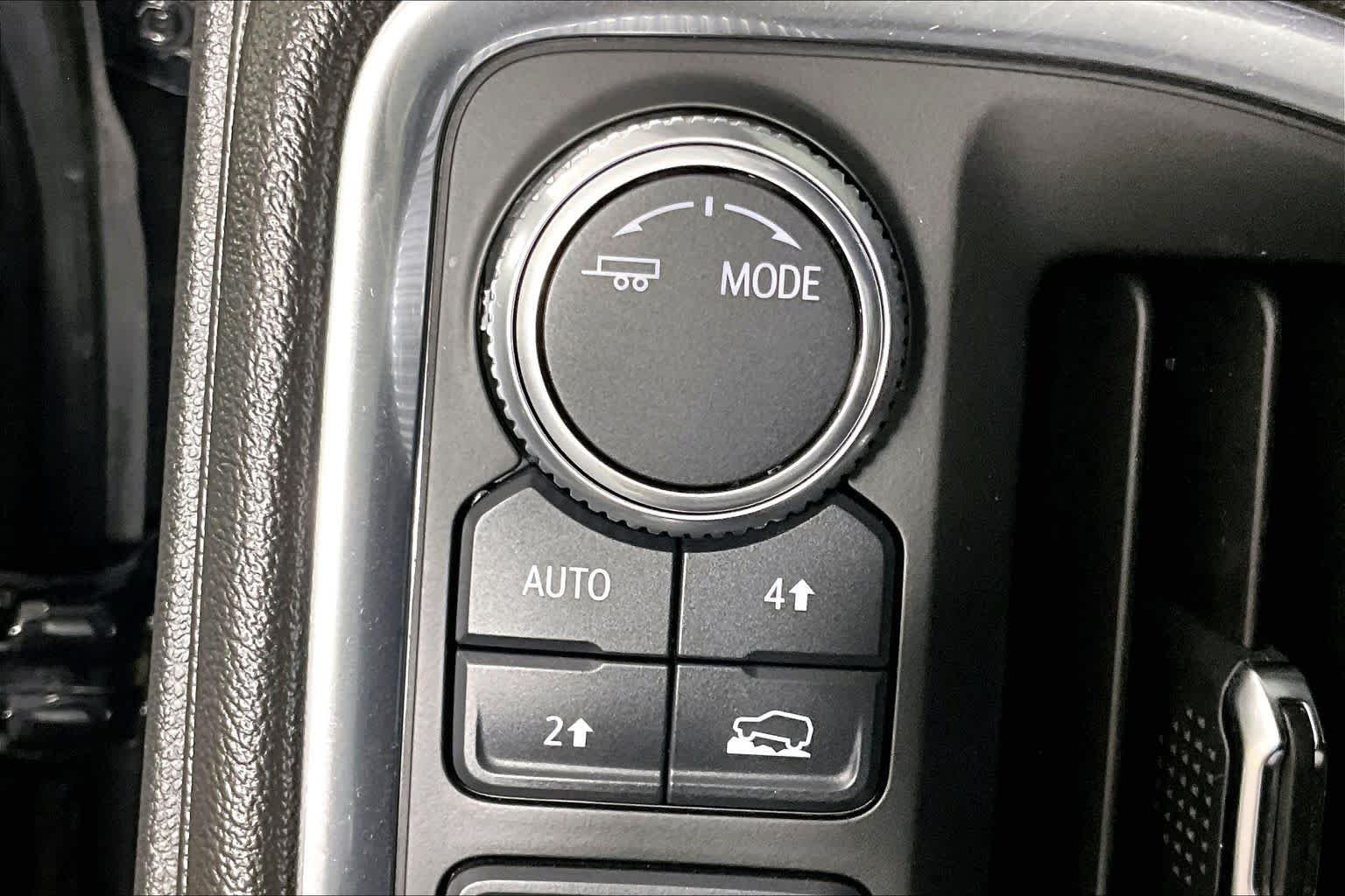 Used 2020 Onyx Black GMC SLE image 34