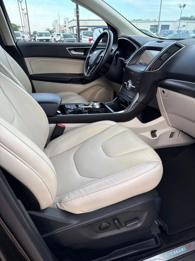 Used 2020 Black Ford Titanium image 18