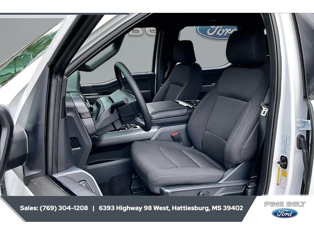 New 2026 Oxford White Ford XLT image 19