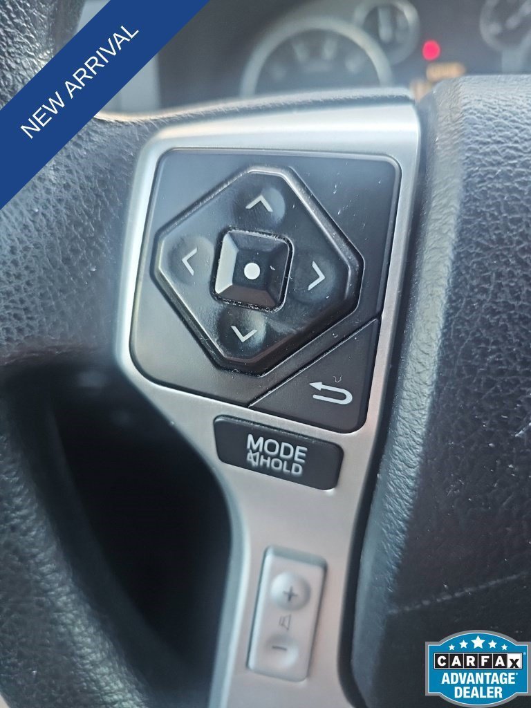 Used 2014 Super White Toyota SR5 image 8