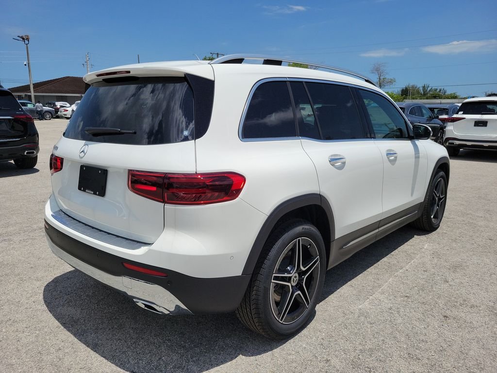 New 2026 Polar White Mercedes-Benz GLB 250 image 6