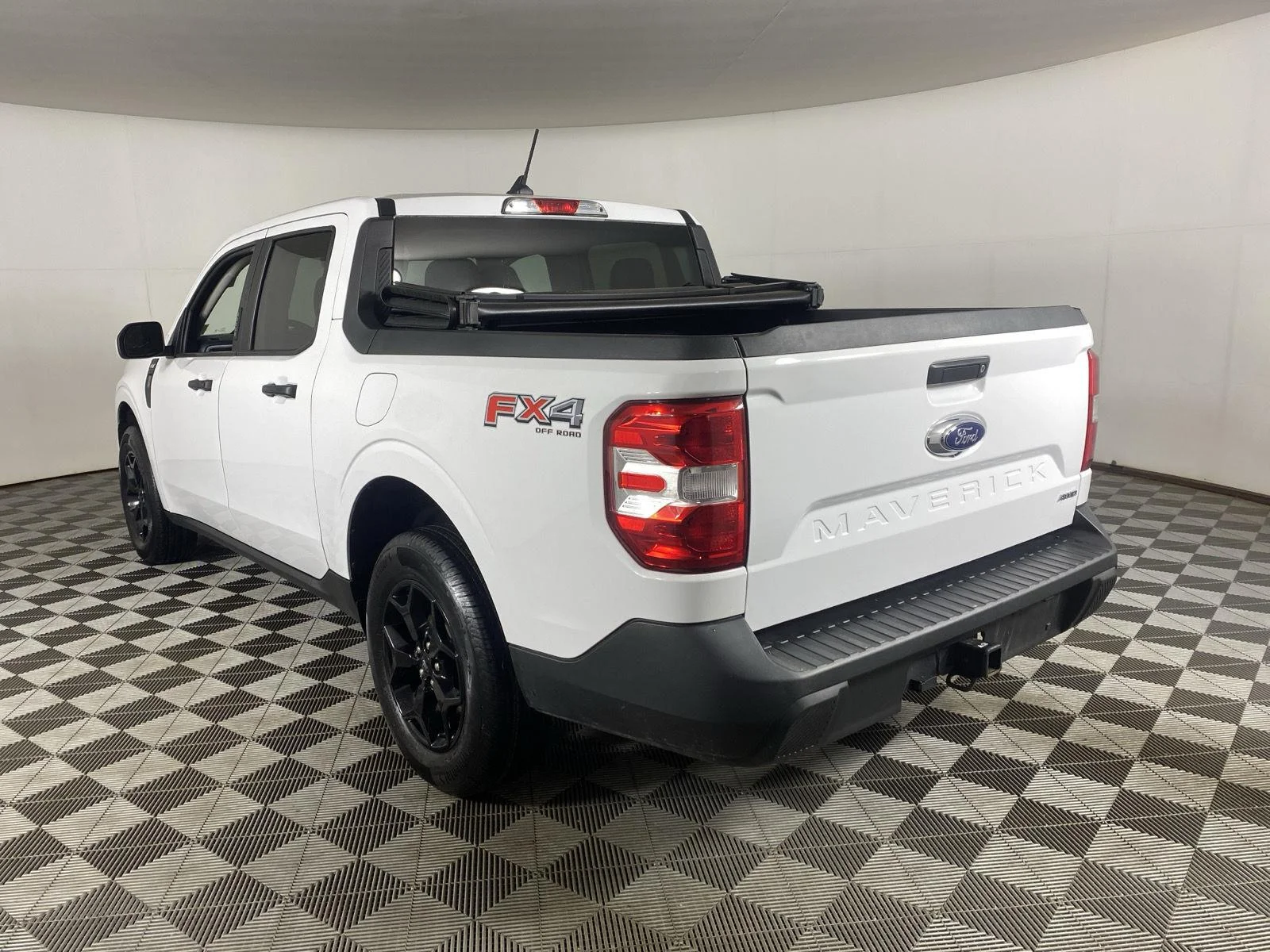 Used 2022 Oxford White Ford XLT image 8
