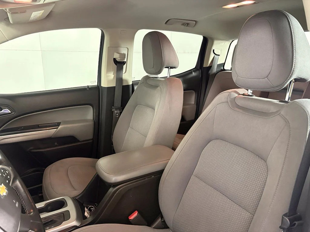 Used 2018 KINETIC BLUE METALLIC Chevrolet 2WD LT image 21