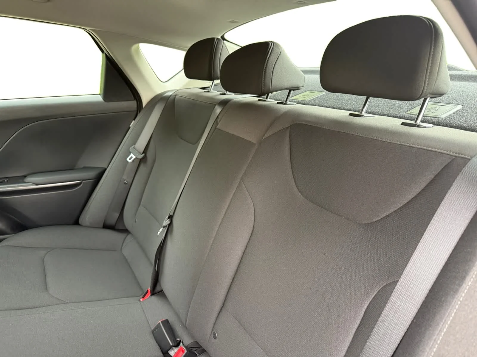 New 2026 Snow White Pearl Kia LXS image 25