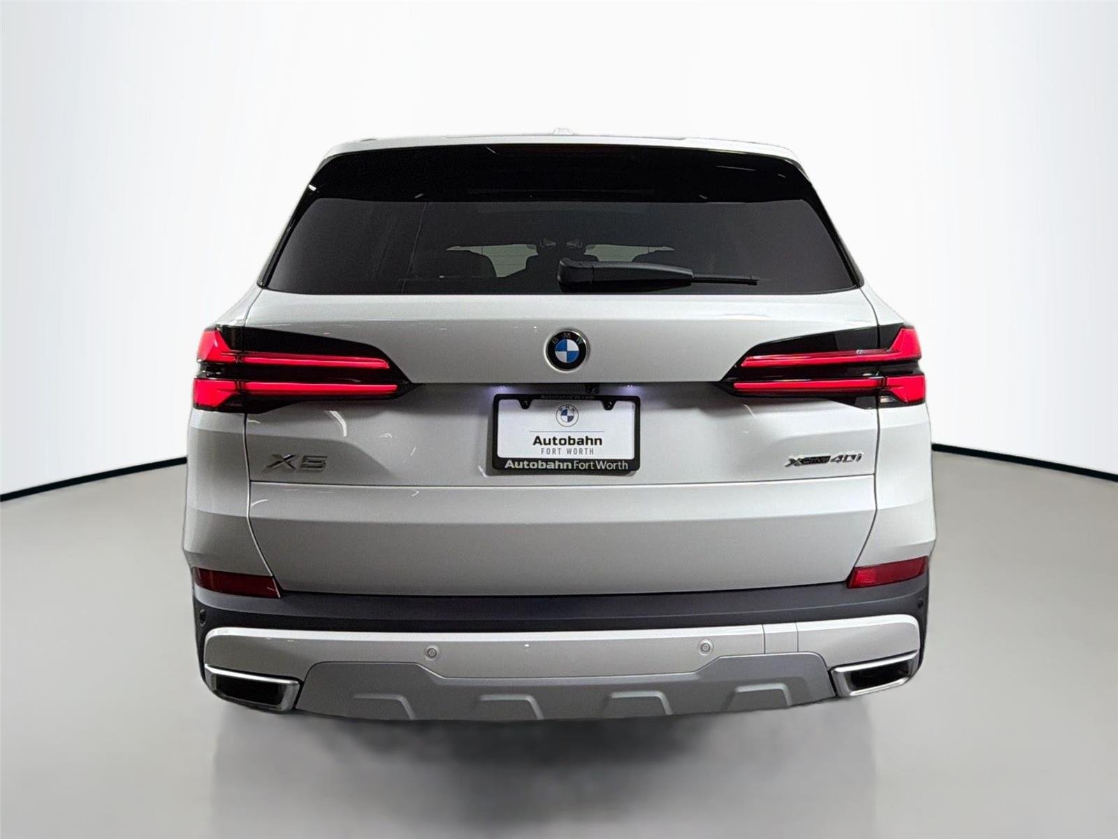 New 2026 Mineral White Metallic BMW xDrive40i image 6