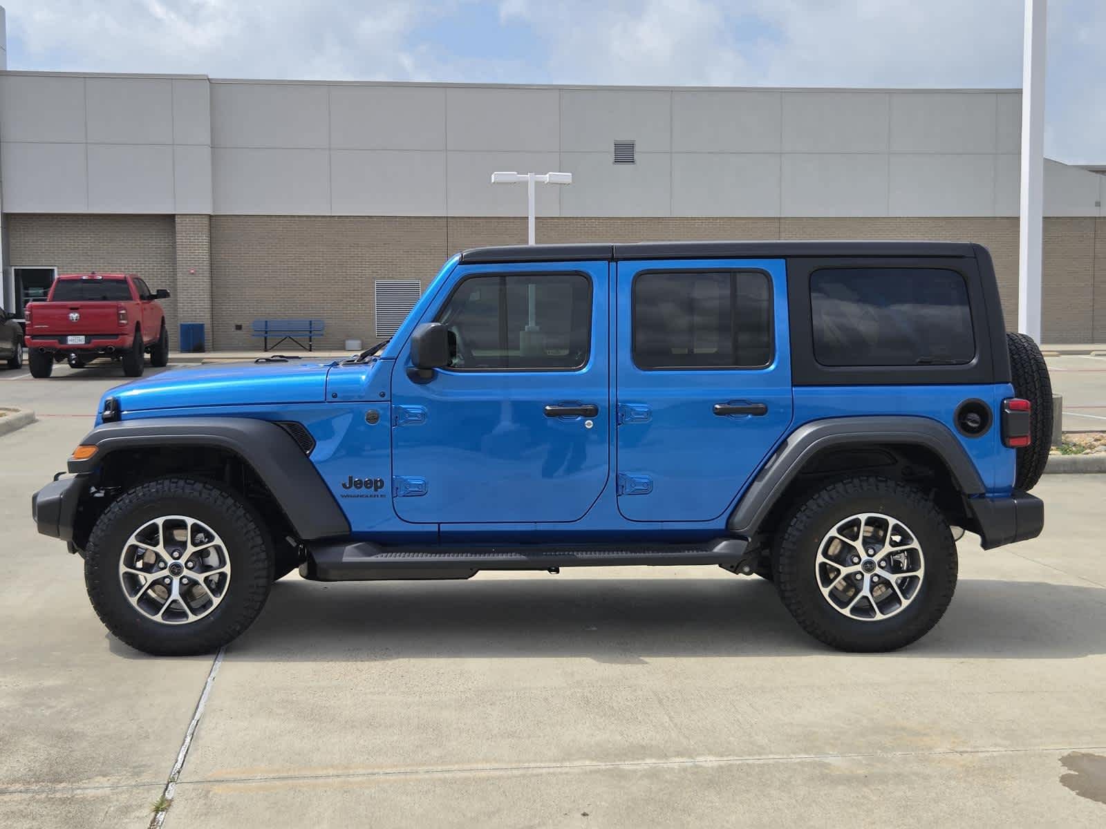 New 2026 Hydro Blue Pearl-Coat Exterior Paint Jeep Sport S image 2
