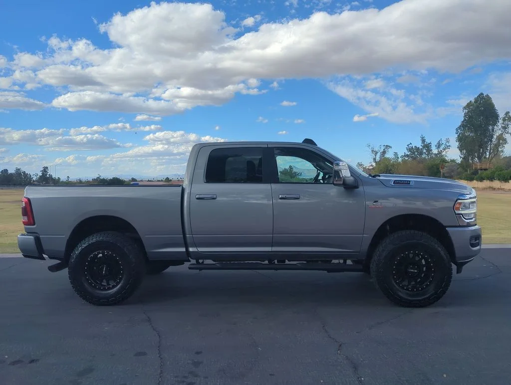 Used 2024 Silver Ram Laramie image 7