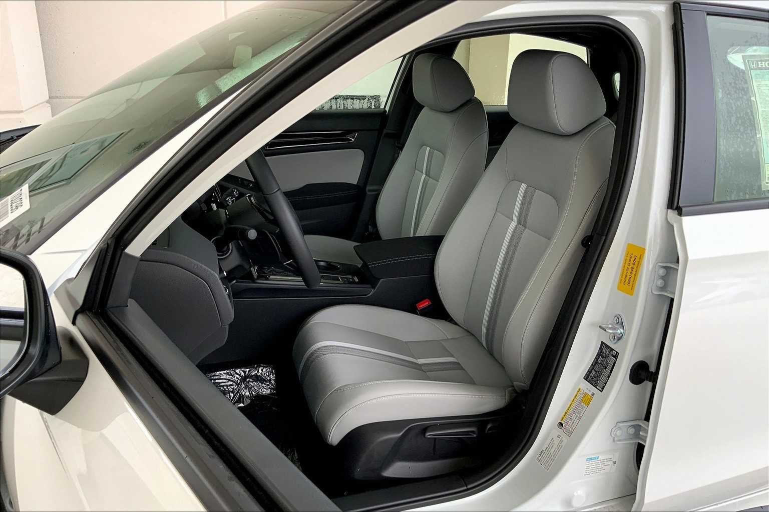 2026 Honda Civic Hatchback Sport - Photo 7